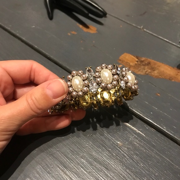 Faux pearl & diamonds cuff - Picture 9 of 9